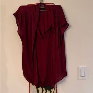 🌟HOST PICK🌟Gorgeous Satiny Cranberry Color “BANANA REPUBLIC” Top